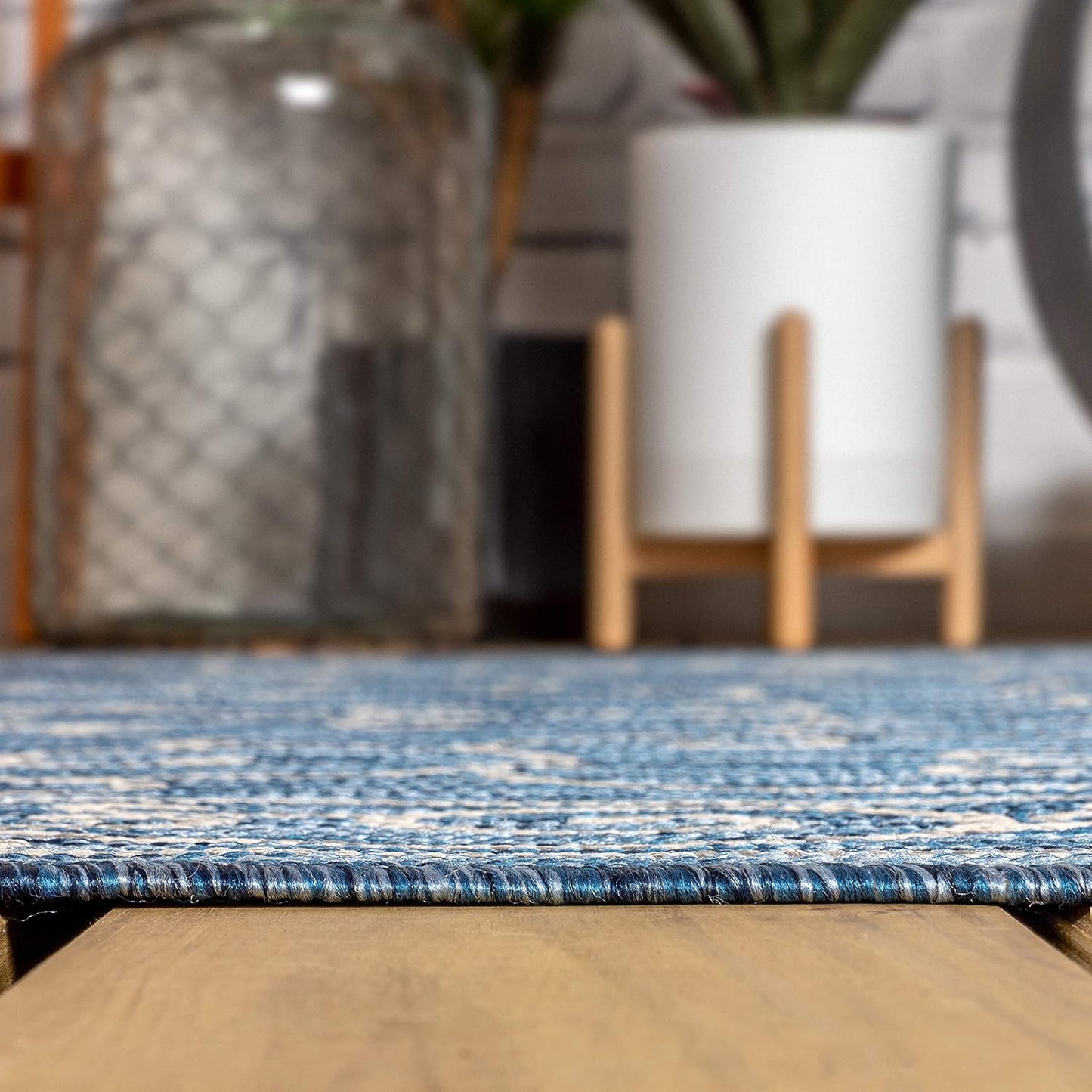 JONATHAN Y Vintage Filigree Indoor Outdoor Round Area Rug 6 Ft Navy/Gray, Charleston Textured Weave for Backyard, Patio, Porch, Easy-Cleaning, High Traffic, Pet-Friendly, Non-Shedding (SMB106D-6R)