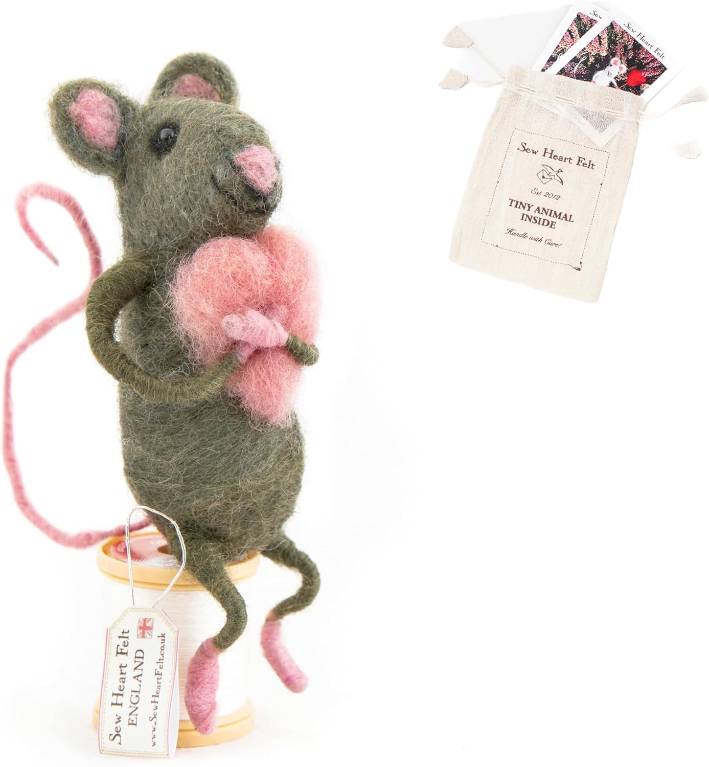 l Hand Felted Sitting Hugging Heart Mouse l Organic Wool l Hand Made Home Decor l Natural Fibres l Fair Trade l Plush Novelty Animal Ornament, 5060998805440