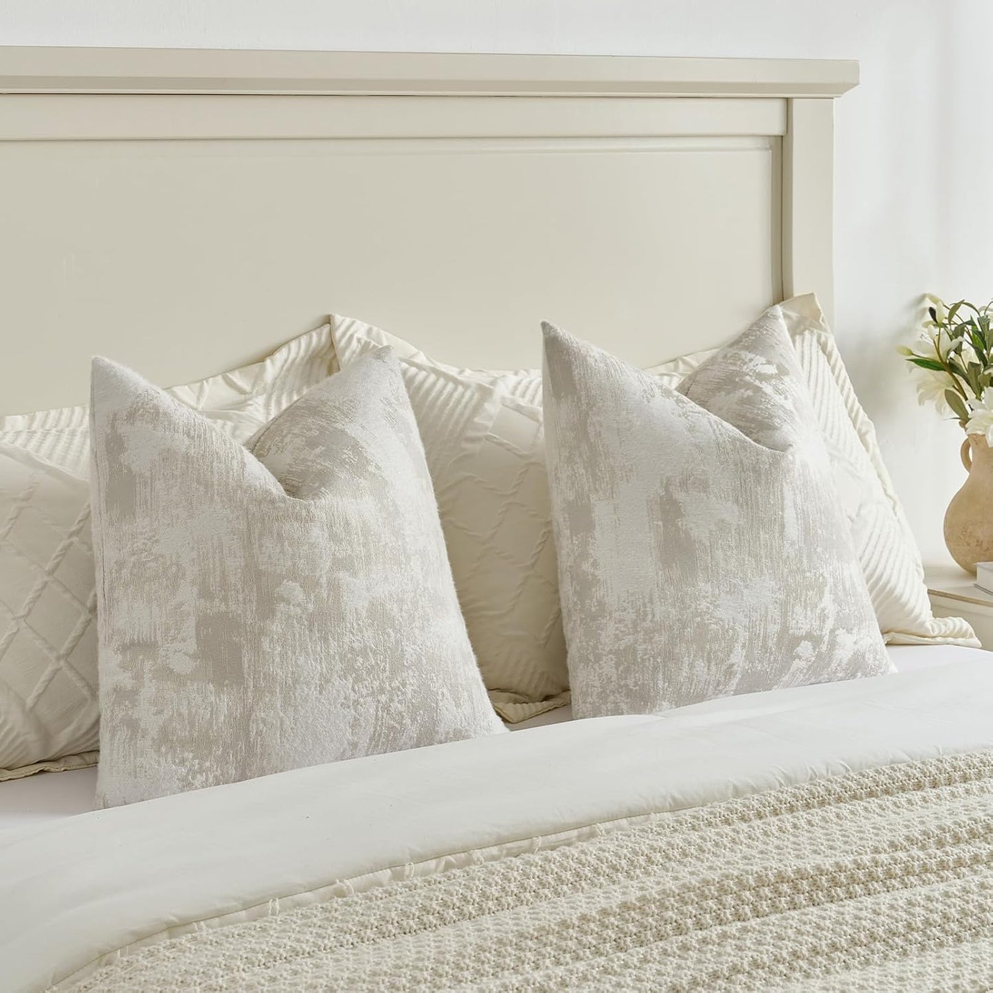 FUTEI Beige White Decorative Throw Pillow Covers 20x20 Inch Set of 2,Soft Faux Cashmere Jacquard - Textured & Cozy Cushion Case,Modern Home Decor for Couch Bed Living Room