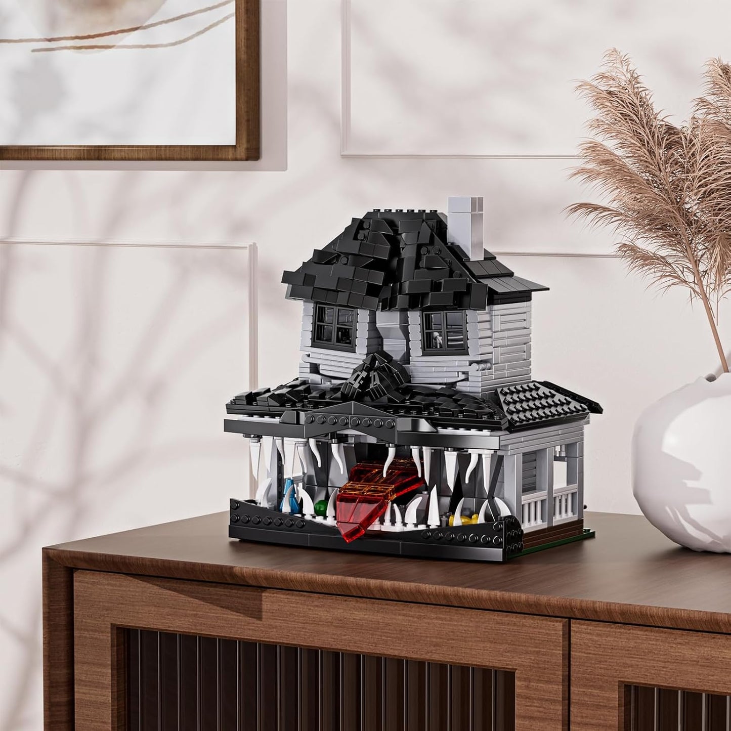Monster House Building Block Set, Horror Haunted House Film Creative Toys Set with Light Compatible with Lego, Gift Decoration for Fans 12+ Boys Girls Adult in Halloween Birthday(750 PCS)