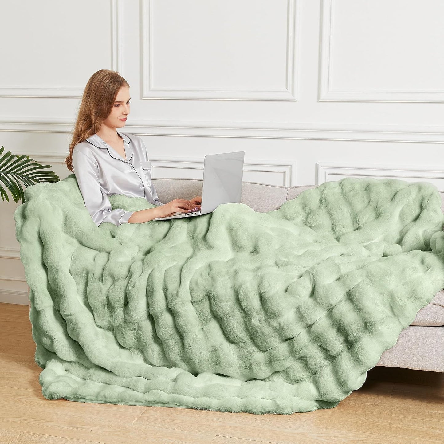 Sage Green Twin Fluffy Furry Blanket Comfy Blanket Cozy 60x80 Faux Fur for Living Room Bed Thick Ultra Soft Fuzzy Throw Home Gifts 860 GSM