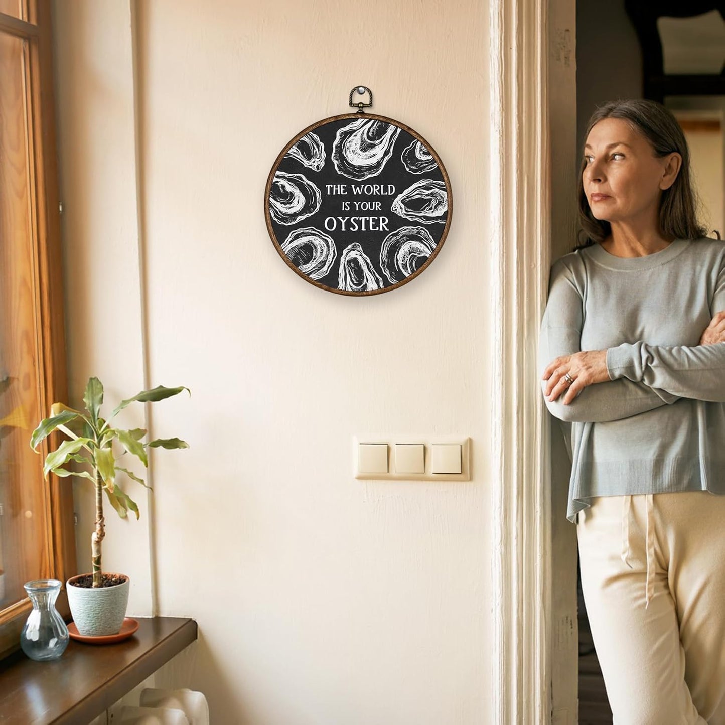 XBBMGG Black Vintage Oyster Wall Art Decor, Beach Nautical Round Wall Hanging Decor, Retro Ocean The World Is Your Oyster Framed Canvas Prints for Home Bedroom Living Room Decorations, 10x10inch