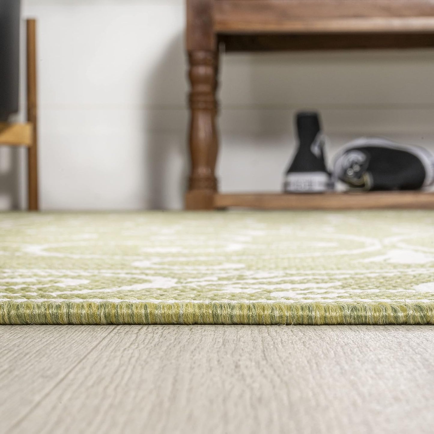 JONATHAN Y Vintage Filigree Indoor Outdoor Area Rug 3X5 Green/Cream, Charleston Textured Weave for Backyard, Patio, Porch, Easy-Cleaning, High Traffic, Pet-Friendly, Non-Shedding (SMB106H-3)
