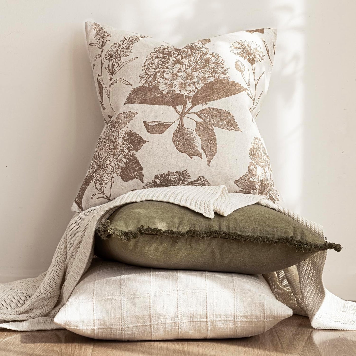 Foindtower Set of 2 Linen Floral Throw Pillow Covers Vintage Accent Print Decorative Cushion Covers Farmhouse Boho Home Decor for Sofa Chair Couch Bedroom Living Room Outdoor,20×20 Inch,Light Brown
