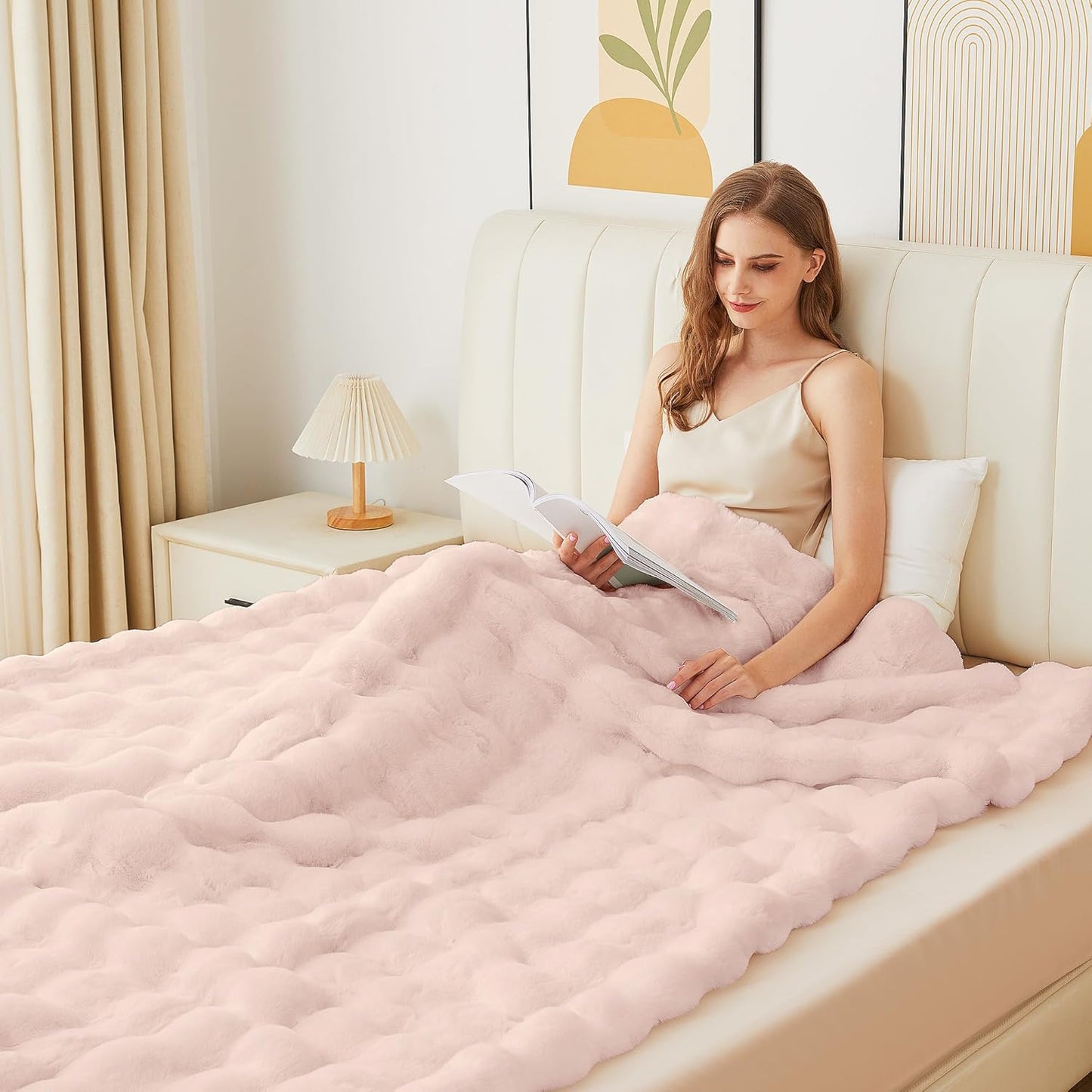 Pink Faux Fuzzy Fur King Size Throw Blanket 90x108 Cozy Furry Throw Rabbit Fur Blanket for Bed Soft Fluffy Blanket King for Living Room Bedroom Home Gifts 1000 GSM