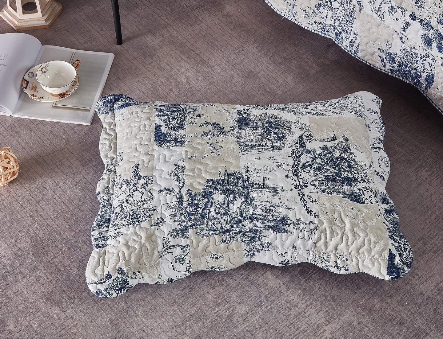 Brilliant Sunshine Blue Toile in Beige and Ivory Patches, 2-Piece Quilt Set with 1 Sham, Reversible Bedspread, Soft Lightweight Coverlet, All-Season, Twin, Blue