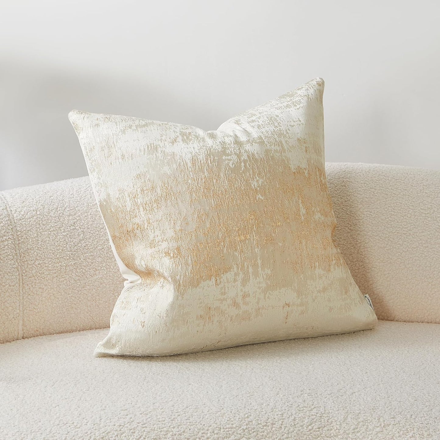 THE-TINOART Beige & Gold Jacquard Pillow Cover 22x22 - Reversible Luxury Throw Pillow Cover with Gold Embroidery & Velvet Backing, Decorative Cushion Cover for Sofa, Bed, Living Room