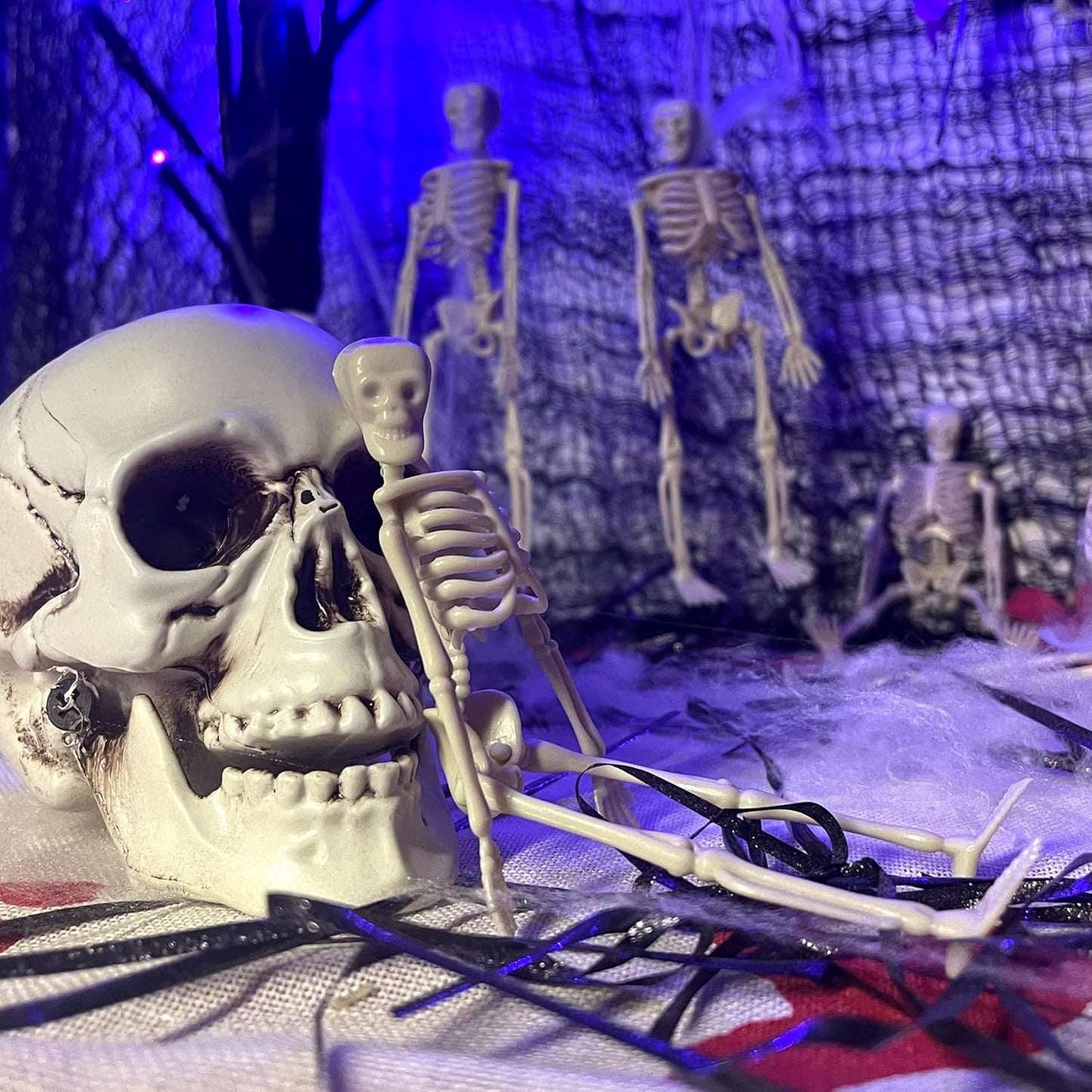 24 Pcs mini skeleton halloween decoration With hemp rope，6”small plastic posable halloween tiny skeleton figurines decor for Halloween Indoor Outdoor Graveyard Decor Haunted House Party Favors