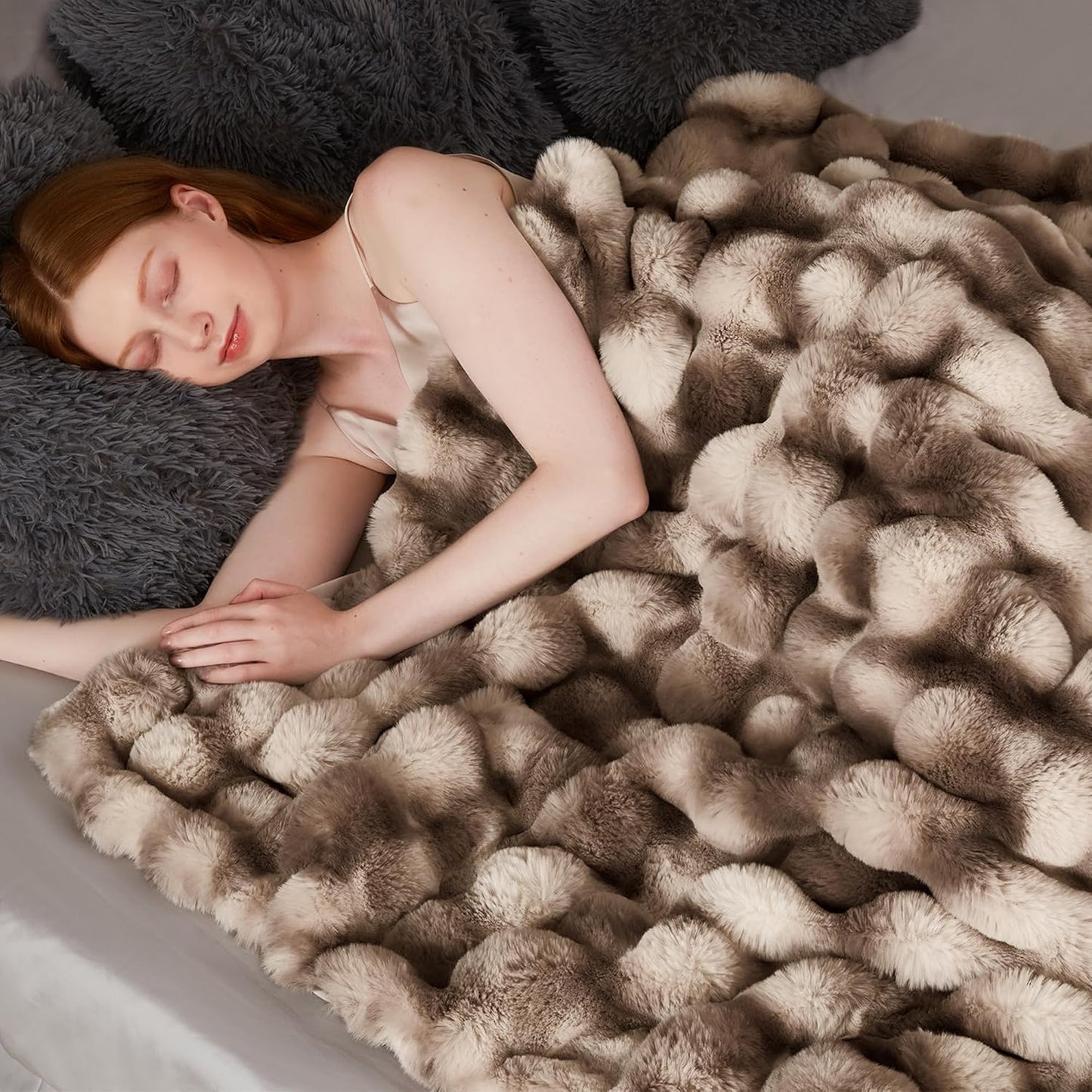 Touchat Luxury 1000GSM Rabbit Faux Fur Blanket, Super Heavy Warm Cozy Brown Blankets for Couch Bed Sofa, Ruched Plush Fuzzy Elegant Soft Reversible Mink Blanket for Living Room Bedroom, 60" x 80"