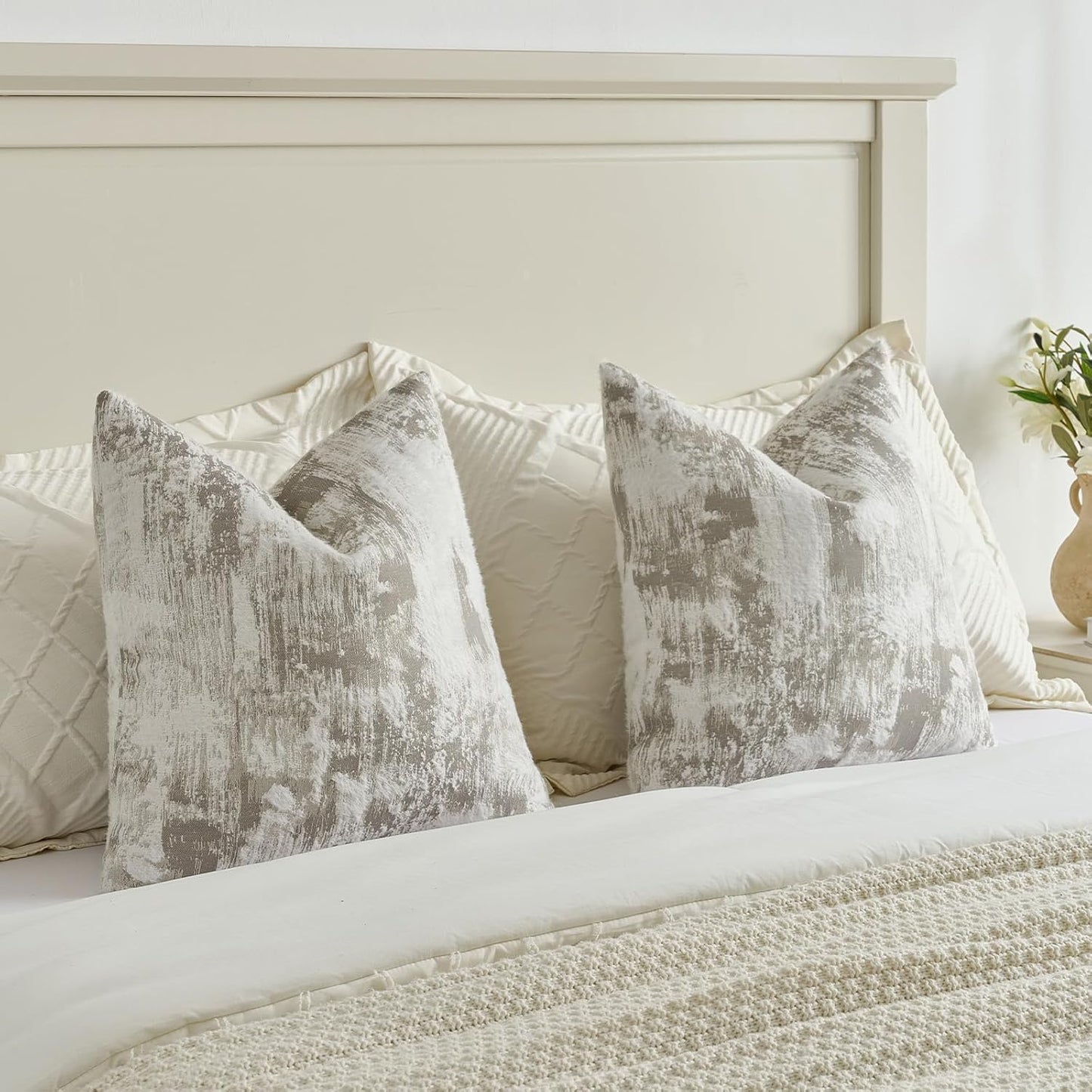 FUTEI Grey White Decorative Throw Pillow Covers 20x20 Inch Set of 2,Soft Faux Cashmere Jacquard - Textured & Cozy Cushion Case,Modern Home Decor for Couch Bed Living Room