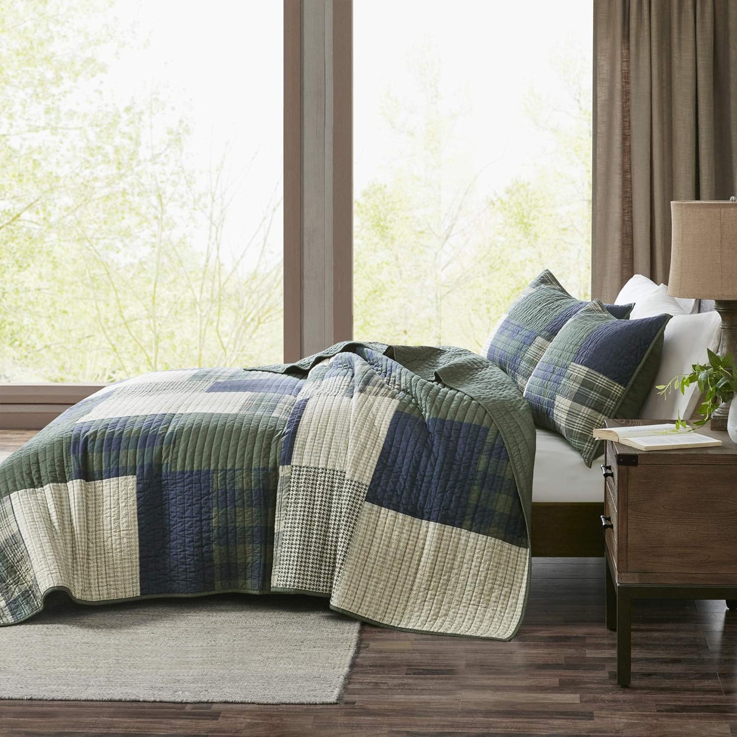 Woolrich Mill Creek Reversible Quilt Set - Cottage Styling Reversed to Solid Color, All Season Lightweight Coverlet, Cozy Bedding Layer, Matching Shams, Oversized King/Cal King, Plaid Green 3 Piece