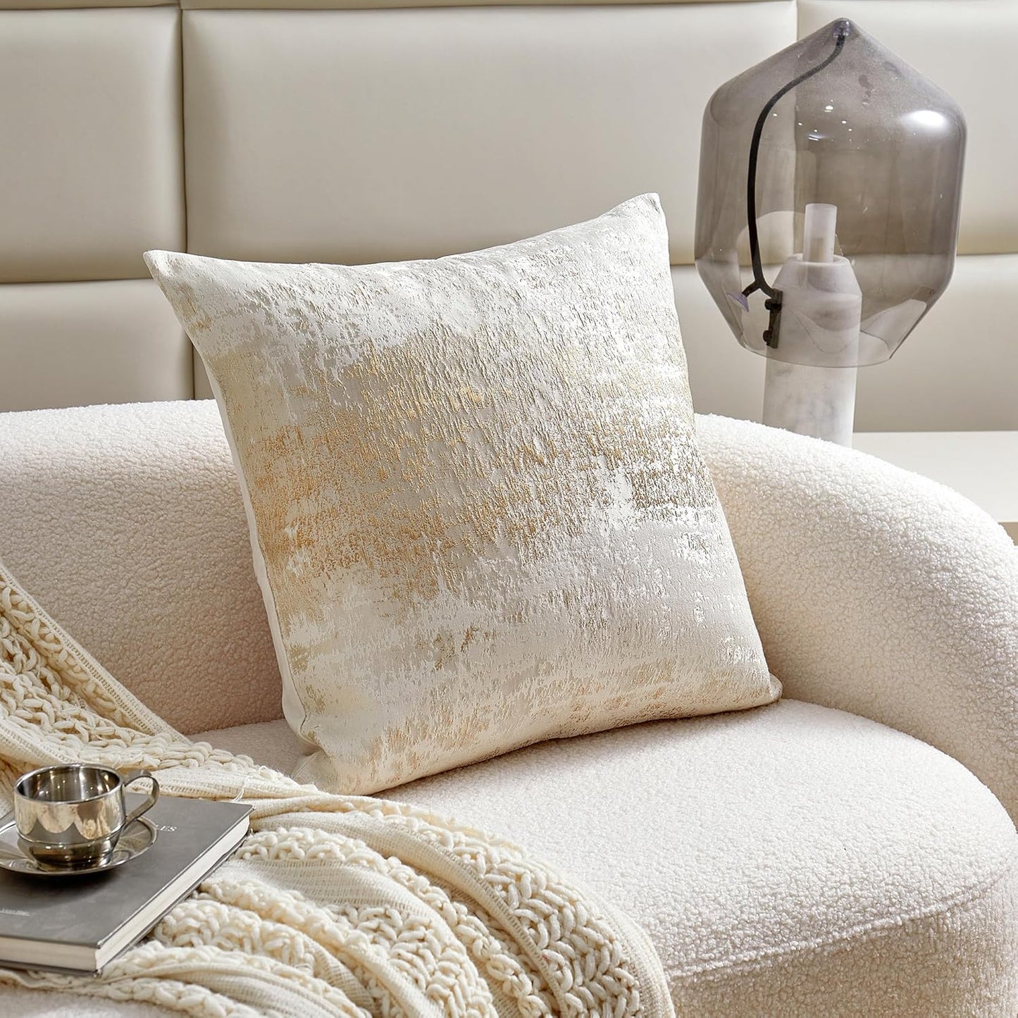 THE-TINOART Modern Beige & Gold Jacquard Pillow Cover 20x20 - Reversible Luxury Throw Pillow Cover with Gold Embroidery & Velvet Backing, Decorative Cushion Cover for Sofa/Bed/Living Room