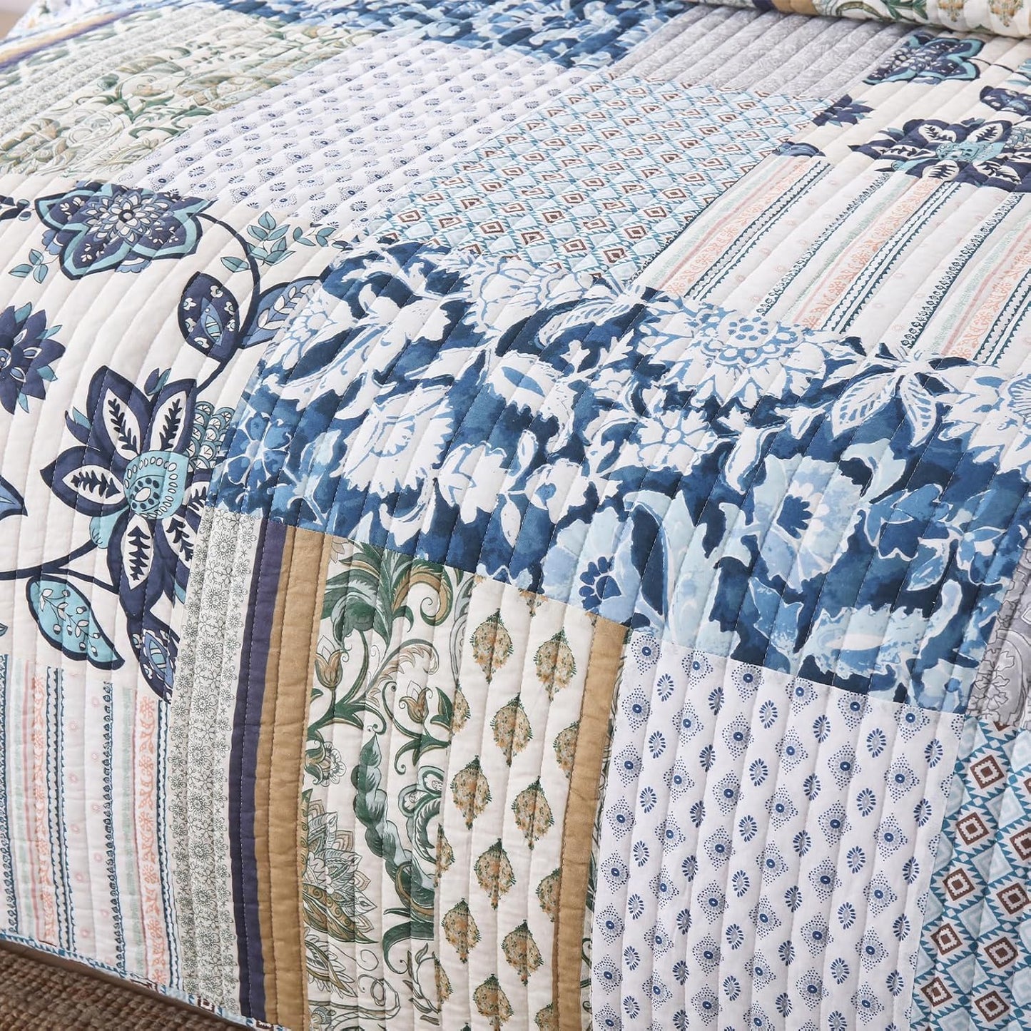 Yvooxny King Quilt Set Reversible Quilted Bedspread 3-Piece Lightweight Floral Real Patchwork Coverlet Bedding Set with Pillowcases for All Seasons, 108 * 96 Inches