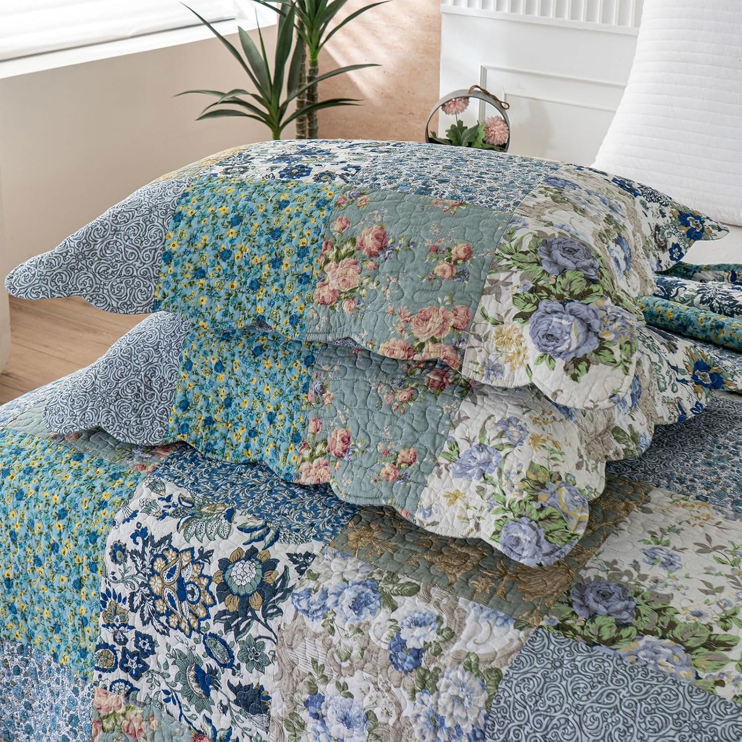 YAYIDAY Oversized King Bedspreads Patchwork Quilt Set (120x118 Inch) - 100% Cotton Reversible Breathable Floral Quilted Coverlet with Pillow Shams Fit All Season