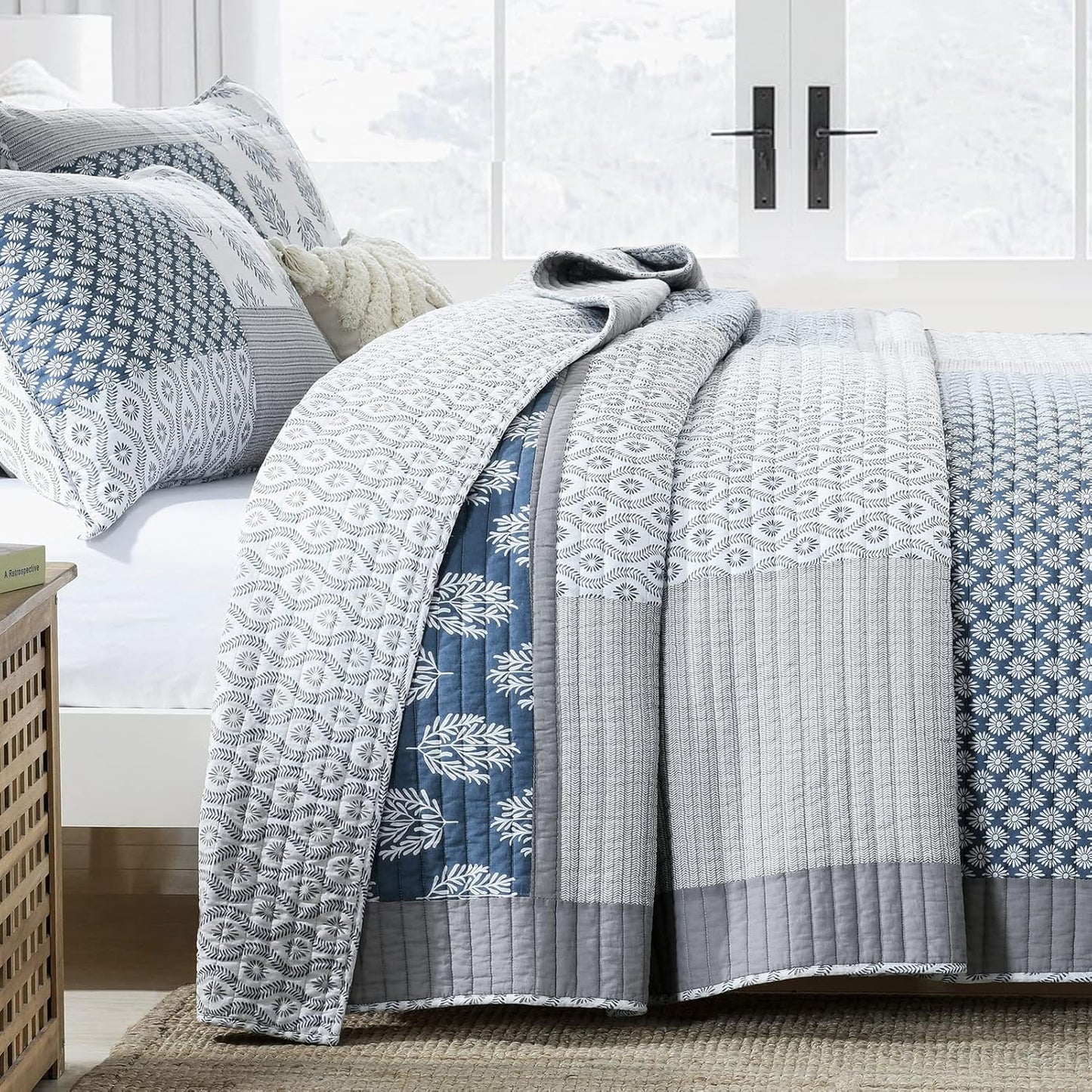 PANGUSHAN Quilt Set Queen Size, 100% Cotton Bedspread Quilt Bedding Set, Patchwork Reversible Floral Quilt for Queen Bed, Blue/Grey/White Bed Spread, Lightweight Comforter for All Season, 3 Pieces