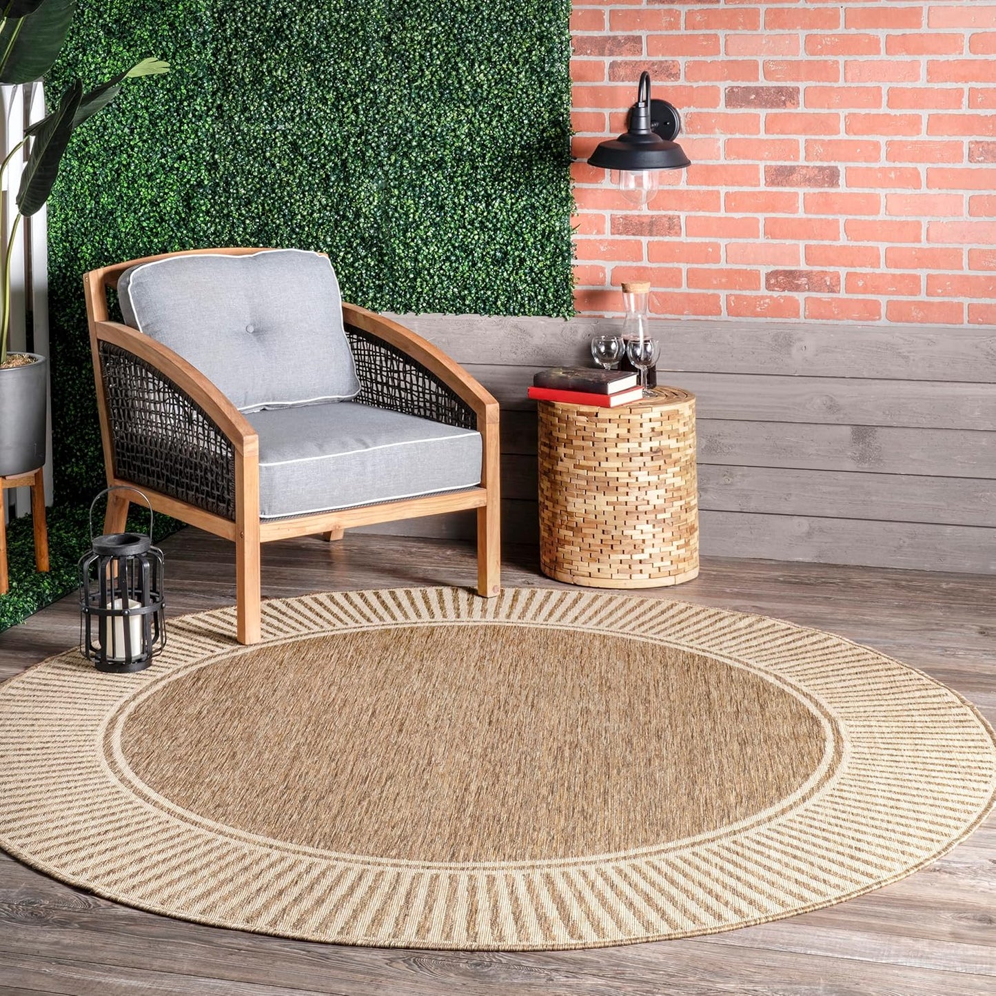 nuLOOM 6'7" Round Outdoor Area Rug, Casual Design With Striped Border, Stain Resistant, Highly Durable, For Patio, Balcony, Bedroom, Living Room, Dining Room, Bathroom, Light Brown