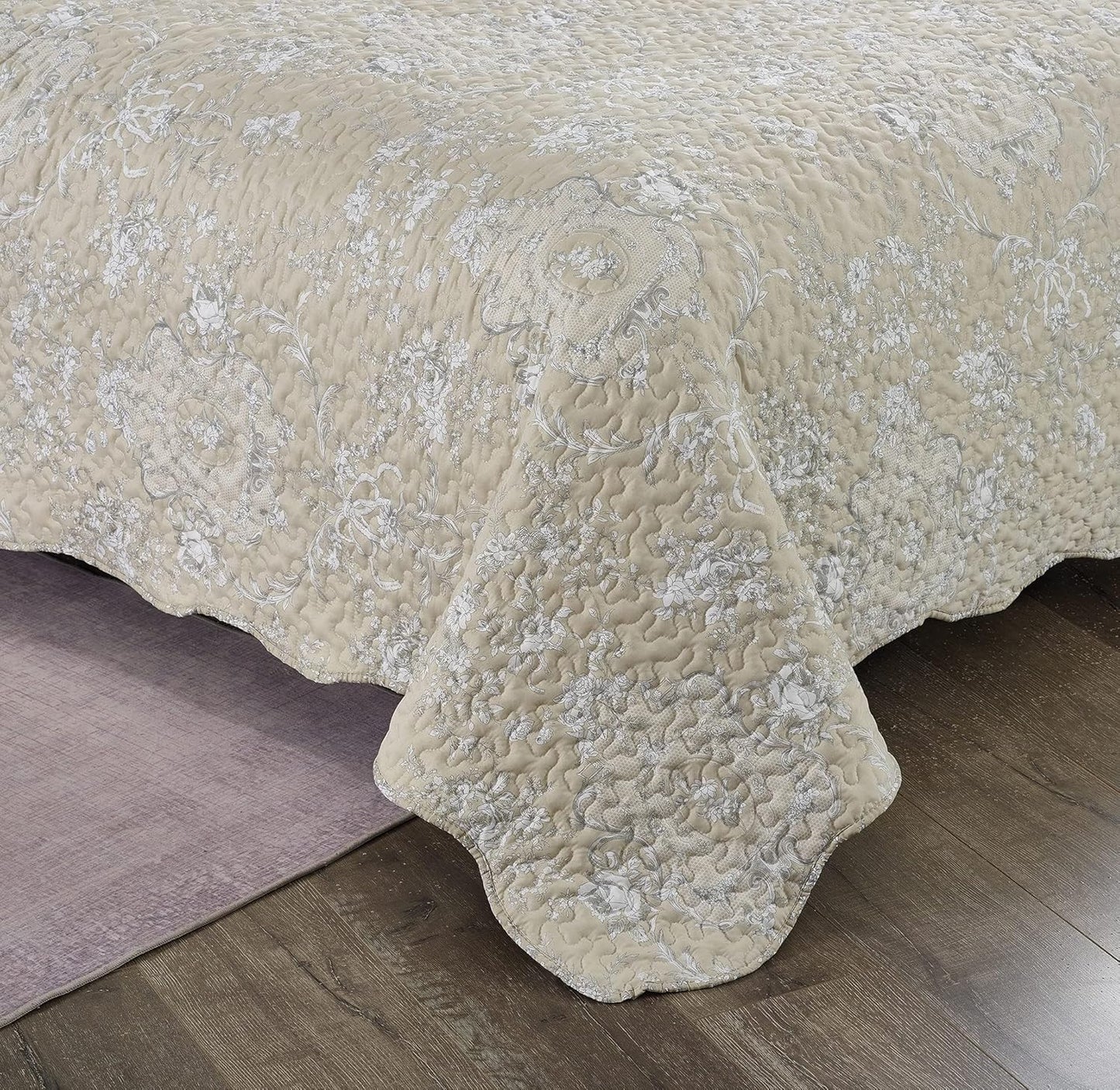 Brilliant Sunshine Classic Grey Floral Toile in Beige Background, 3-Piece Quilt Set with 2 Shams, Reversible Bedspread, Soft Lightweight Coverlet, All-Season, Full/Queen, Beige