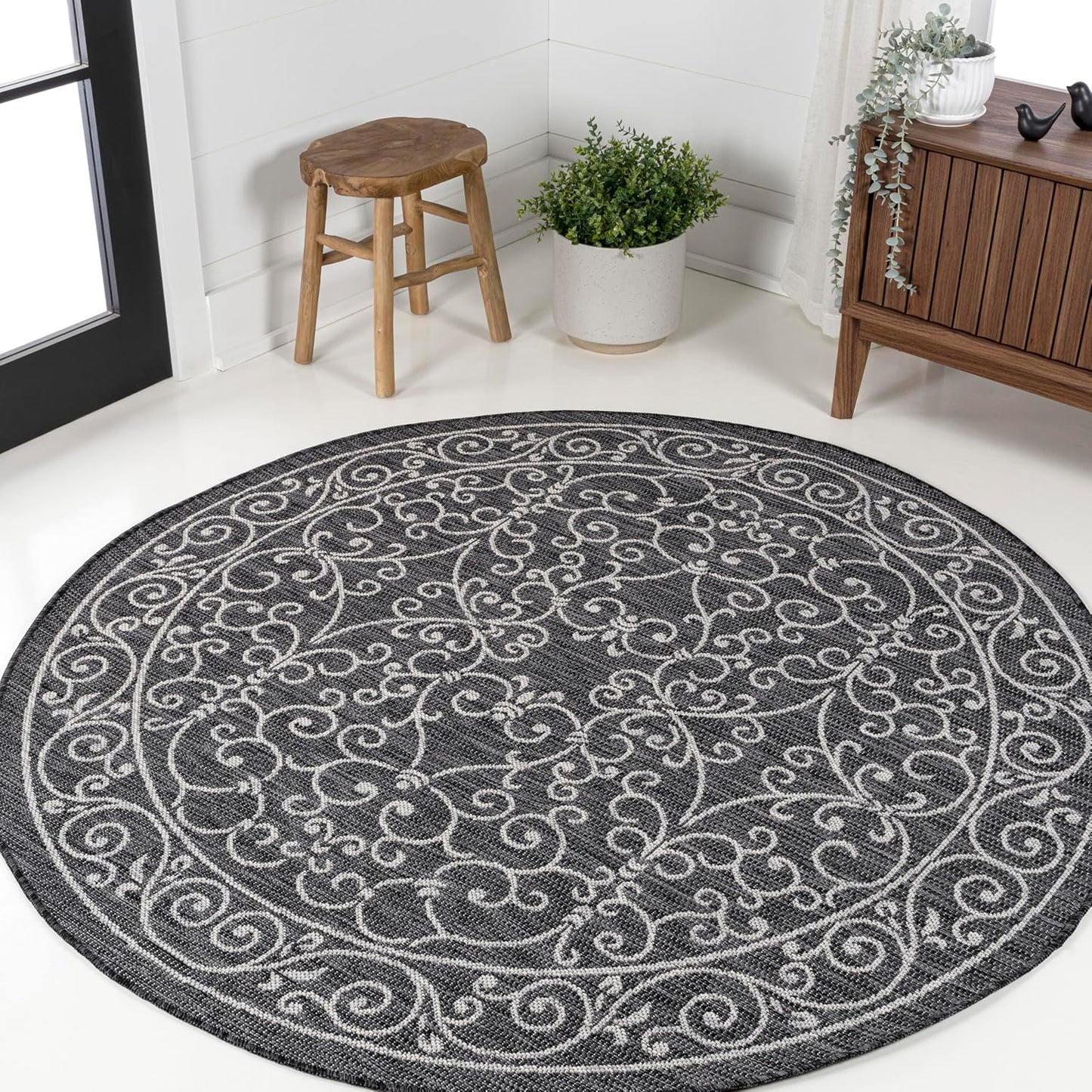 JONATHAN Y Vintage Filigree Indoor Outdoor Round Area Rug 8 Ft Black/Gray, Charleston Textured Weave for Backyard, Patio, Porch, Easy-Cleaning, High Traffic, Pet-Friendly, Non-Shedding (SMB106G-8R)