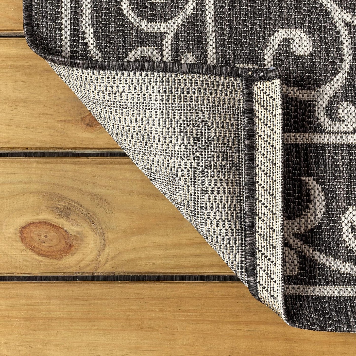 JONATHAN Y Vintage Filigree Indoor Outdoor Square Area Rug 8X8 Black/Gray, Charleston Textured Weave for Backyard, Patio, Porch, Easy-Cleaning, High Traffic, Pet-Friendly, Non-Shedding (SMB106G-8SQ)