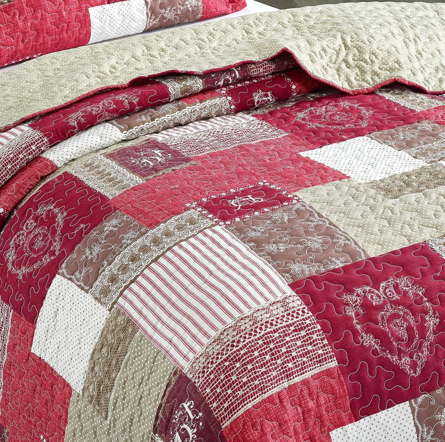 Brilliant Sunshine Burgundy Heart Love, Floral and Lace Patchwork, 2-Piece Quilt Set with 1 Sham, Reversible Bedspread, Soft Lightweight Coverlet, All-Season, Twin, Burgundy